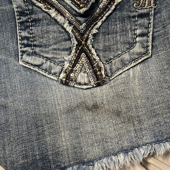 COPY - Miss Me Signature shorts - Picture 7 of 8